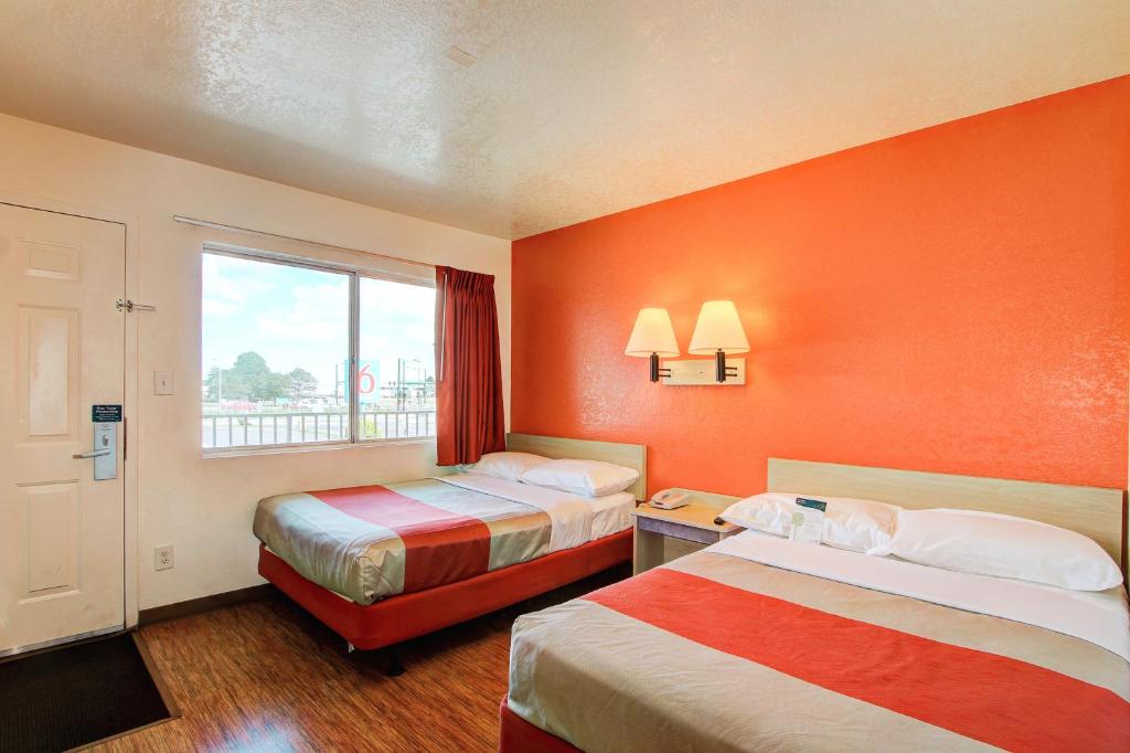 Motel 6